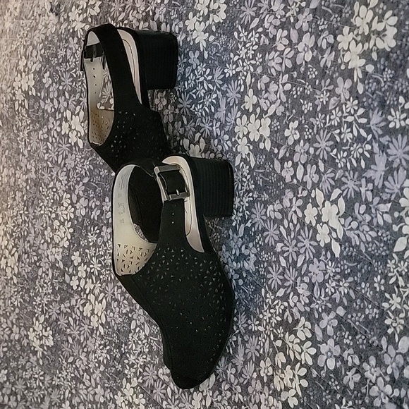 Life Stride Soft System Sandal Heels - Picture 4 of 7